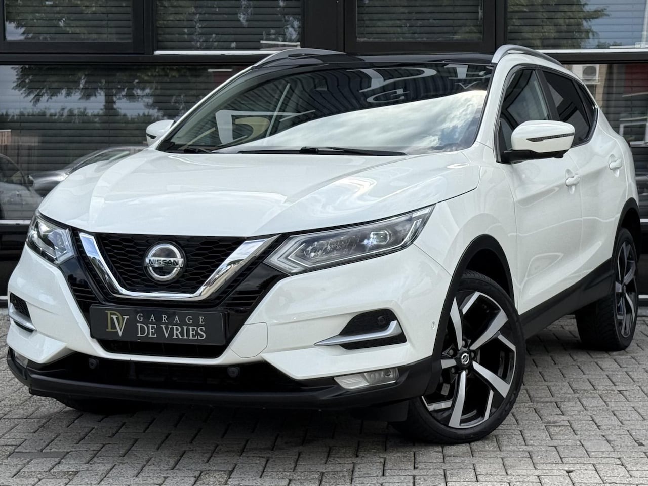 Nissan Qashqai - 1.3 DIG-T Tekna + Aut Full Option ACC Panoramadak Ruitenleder Garantie - AutoWereld.nl