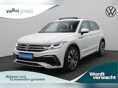 Volkswagen Tiguan - 1.4 TSI 245 pk DSG eHybrid R-Line Business+ | Panoramadak | Trekhaak | Leder | Geheugensto