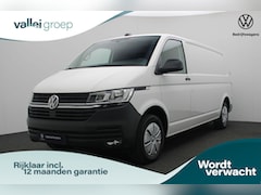 Volkswagen Transporter - 2.0 TDI 150 pk DSG L2H1 28 Highline | Trekhaak | 3-zits | Parkeersensoren achter | Cruise
