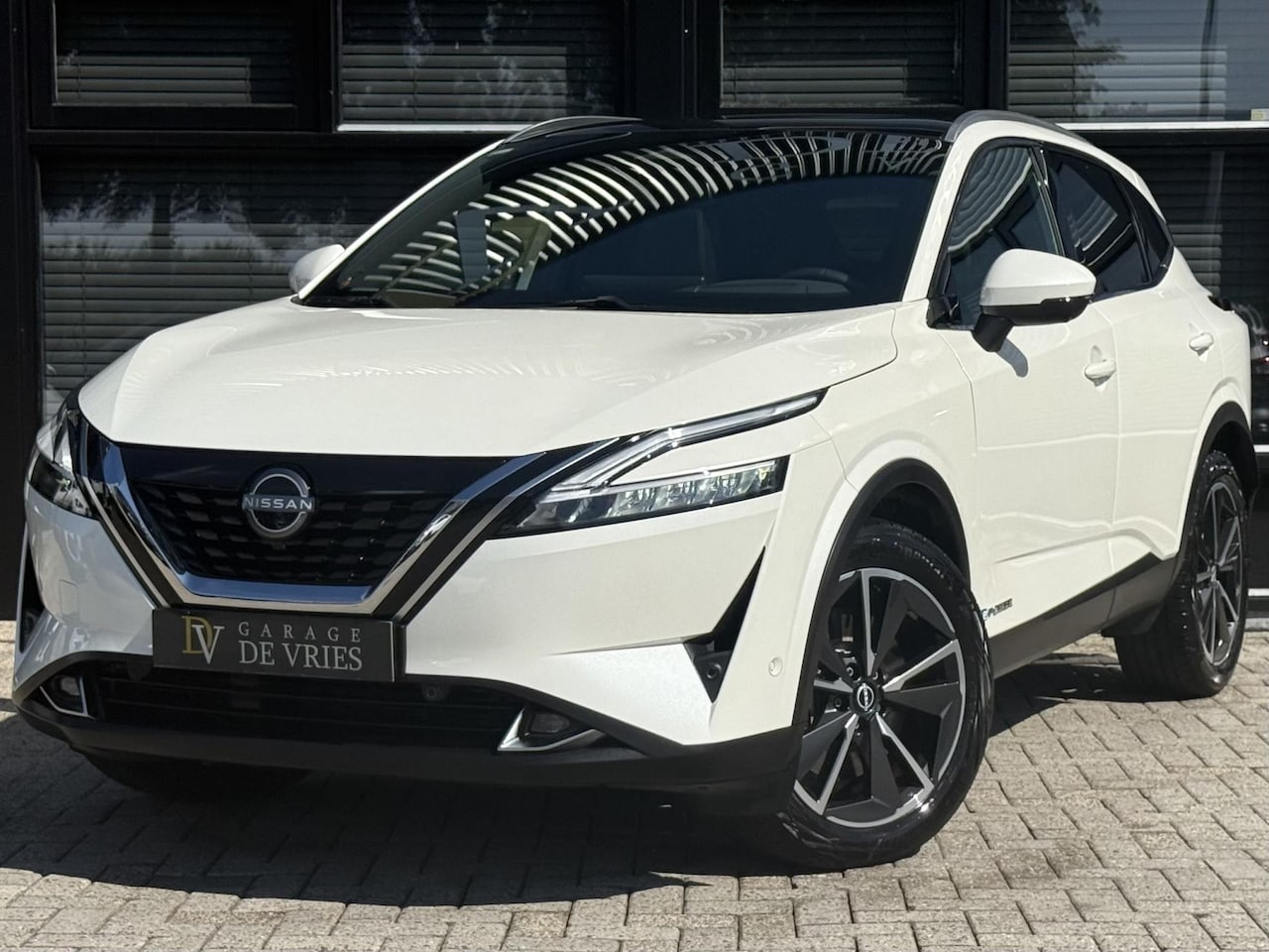 Nissan Qashqai - 1.5 e-Power Tekna 190pk Full Option ACC Panoramadak Garantie - AutoWereld.nl