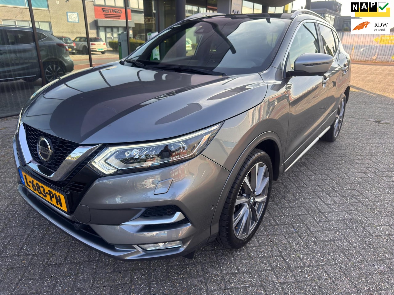 Nissan Qashqai - 1.3 DIG-T Tekna + / Pano'dak / Leder / Xenon / Camera - AutoWereld.nl