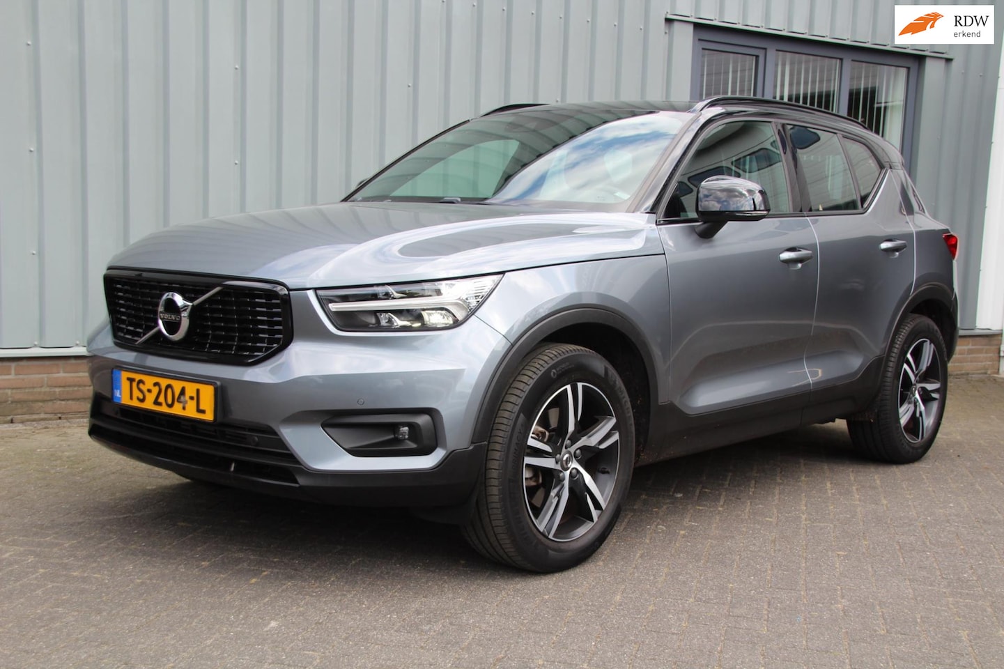 Volvo XC40 - 2.0 T4 R-Design Eerste eigenaar 39.000 kms - AutoWereld.nl