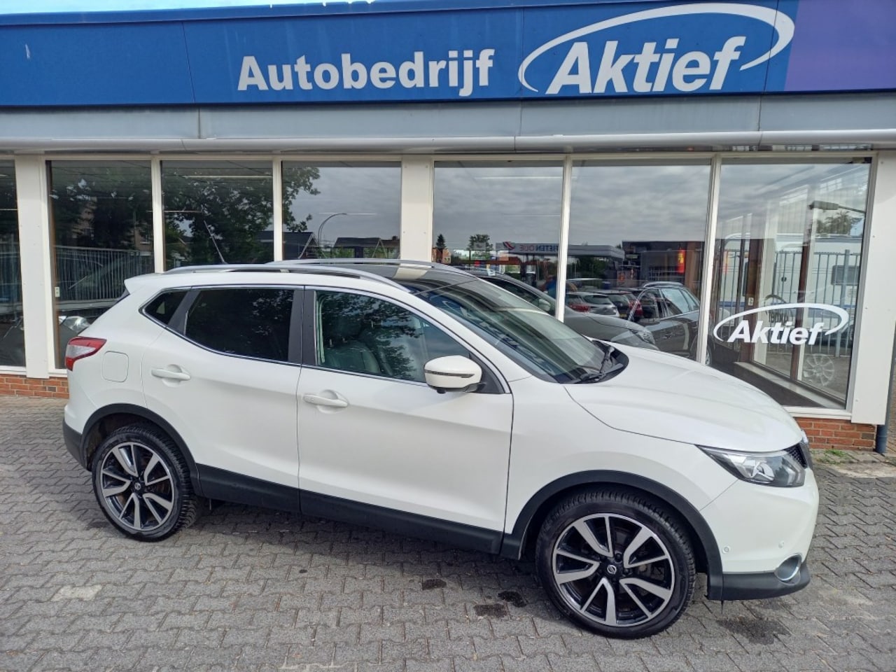 Nissan Qashqai - 1.2 Tekna 1.2 TEKNA - AutoWereld.nl