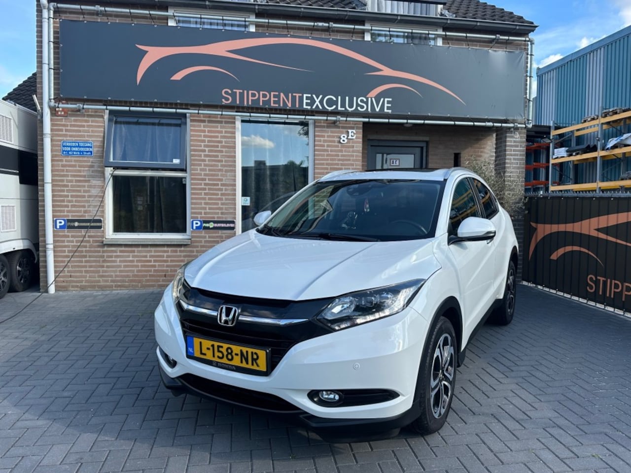 Honda HR-V - 1.5 i-VTEC Executive 1.5 I-VTEC EXECUTIVE - AutoWereld.nl