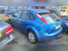 Ford Focus - 1.6-16V Trend airco 5 deuren mooie frisse kleur stereo elektrisch pakket apk bij levering