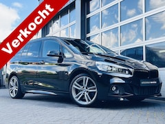 BMW 2-serie Gran Tourer - 220i | Automaat | 7 persoons | M Sport | Leer | Panoramadak | Stoelverwarming | Trekhaak |