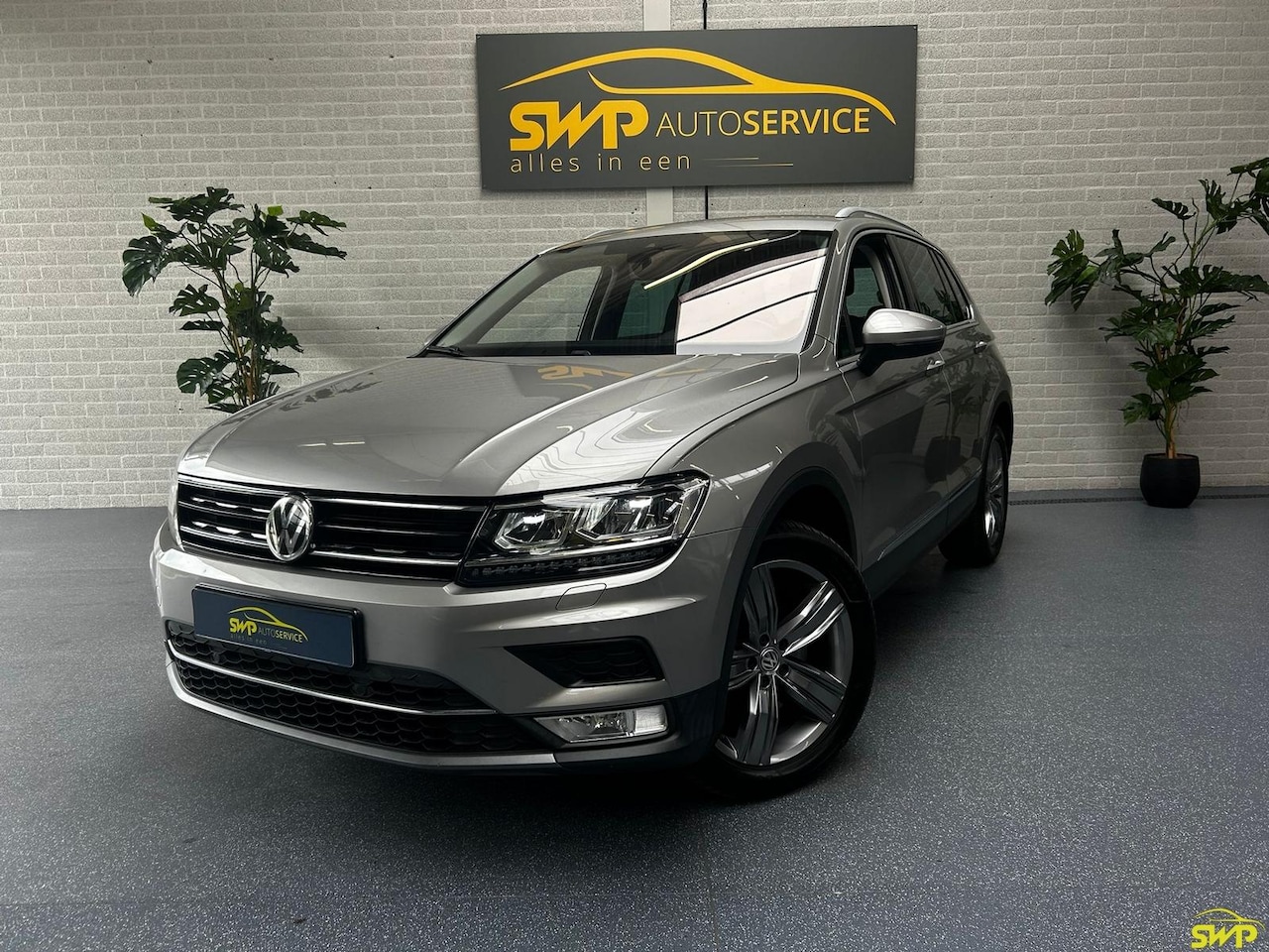 Volkswagen Tiguan - 2.0 TSI 4Motion Highline | Digital cockpit | Navi - AutoWereld.nl