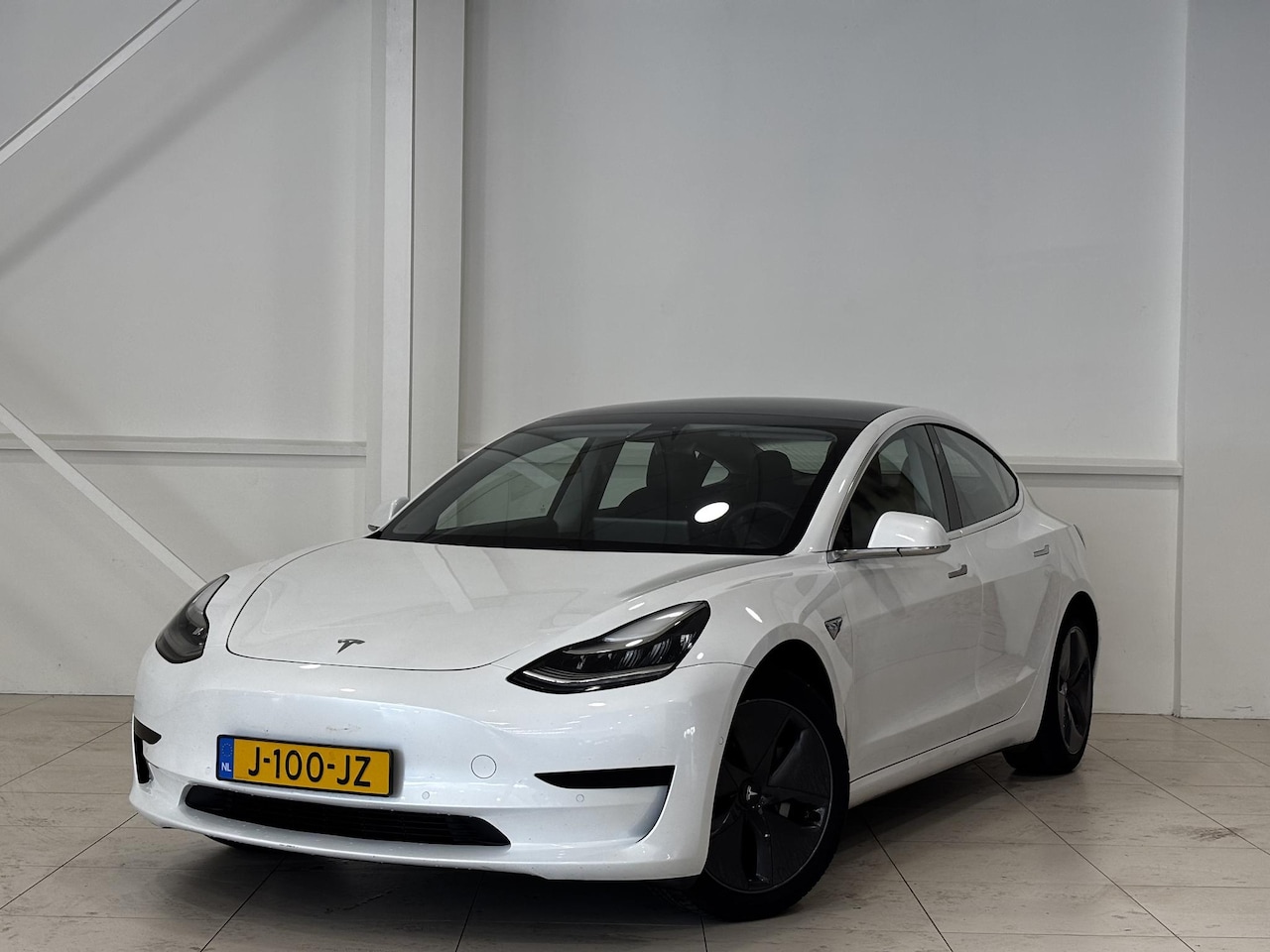 Tesla Model 3 - Standard RWD Plus 60 kWh - AutoWereld.nl