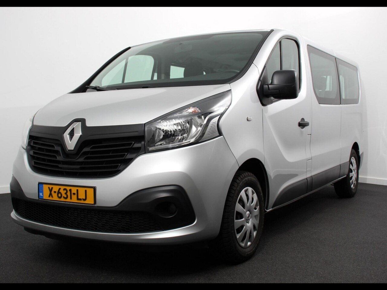 Renault Trafic Passenger - 1.6 dCi Grand Authentique Energy incl. BPM/ BTW  L2H1 8 persoons !  Navigatie Airco voor e - AutoWereld.nl