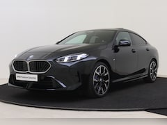 BMW 2-serie Gran Coupé - 220 M Sport Automaat / Panoramadak / Trekhaak / Adaptieve LED / M Adaptief onderstel / Com