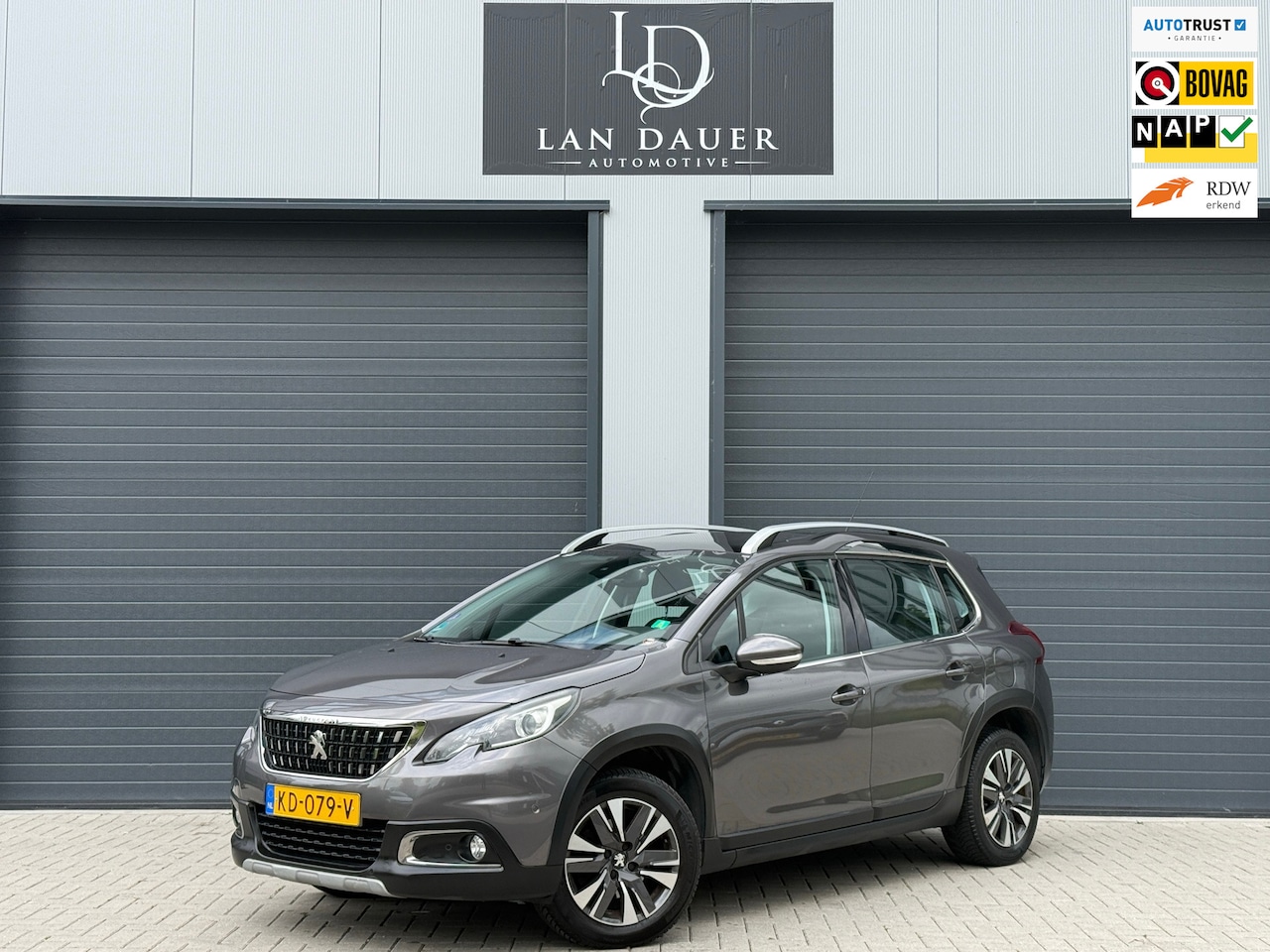 Peugeot 2008 - 1.2 PureTech NAP / Automaat / Camera / Pano - AutoWereld.nl