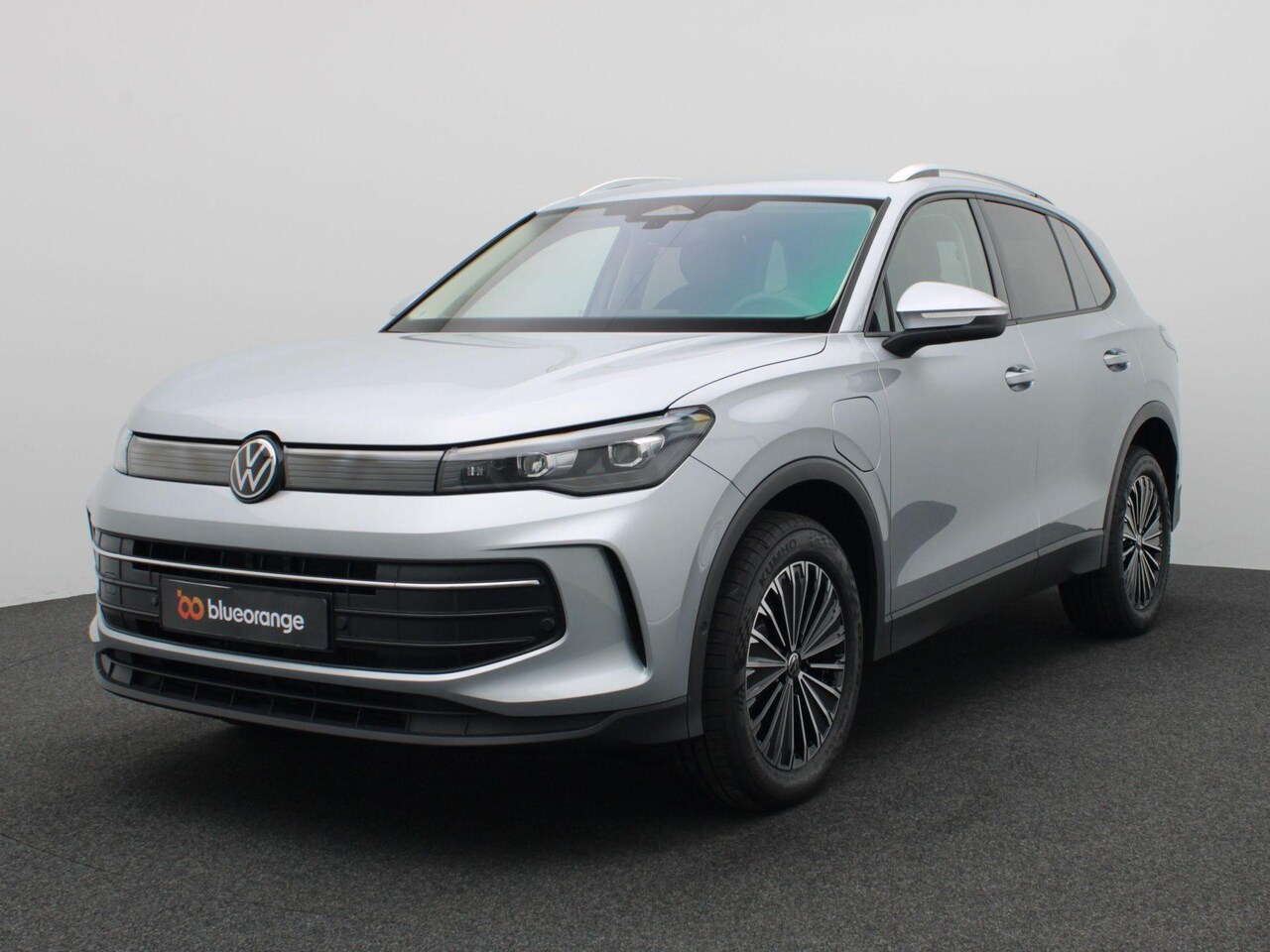 Volkswagen Tiguan - 1.5 eHybrid Life Edition 204PK DSG Trekhaak, Voorruitverwarming, Elektr. Achterklep, Side - AutoWereld.nl
