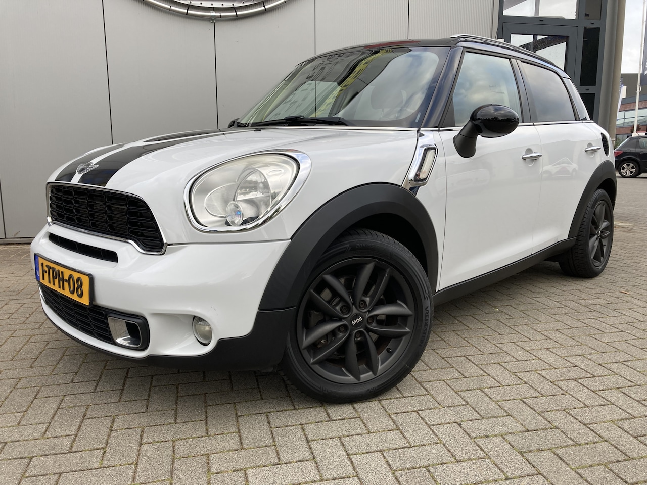 MINI Countryman - 1.6 Cooper S 183PK! | Stoelverwarming | Cruise | Airco - AutoWereld.nl
