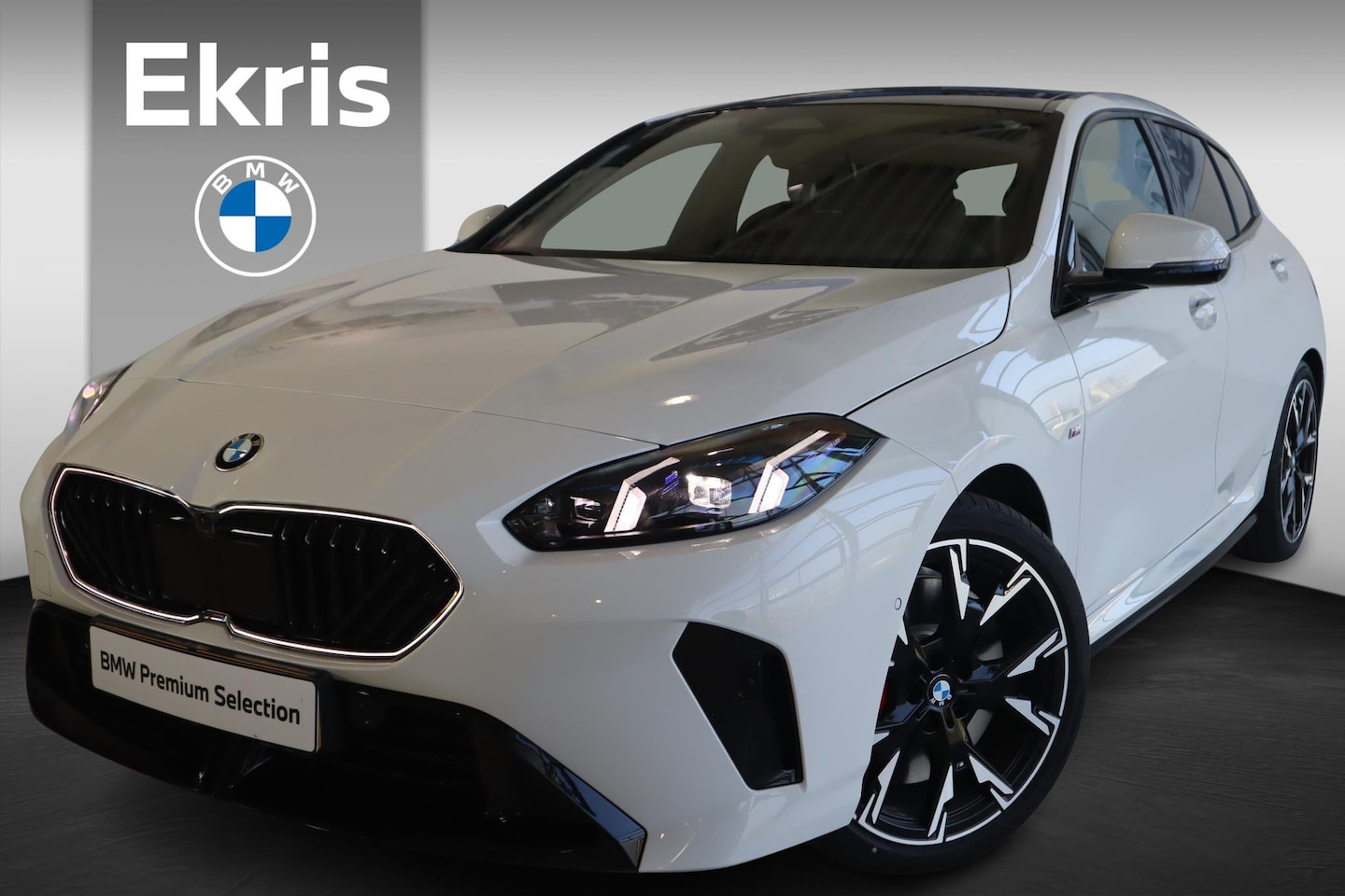 BMW 1-serie - 5-deurs 120 M Sportpakket Pro | Innovation Pack | BMW Iconic Glow nierengrille - AutoWereld.nl