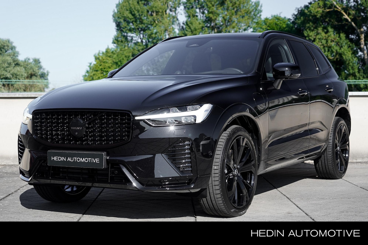 Volvo XC60 - 2.0 T6 Plug-in hybrid AWD Ultra Black Edition | Actieve luchtvering met FOUR-C | Bowers & - AutoWereld.nl
