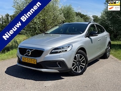 Volvo V40 Cross Country - 2.0 D2 Nordic+ / Navi / Clima / Stoelverwarming / BTW-Auto / 16" Velgen / PDC / Cruise / L