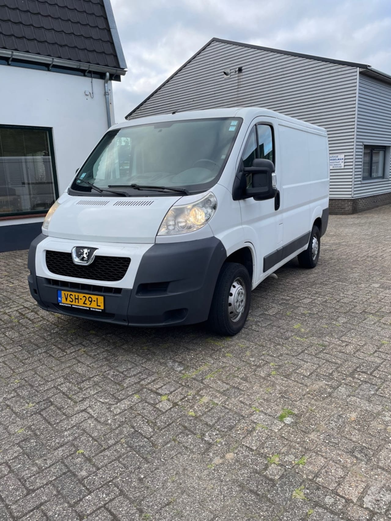 Peugeot Boxer - 330 2.2 HDI L1H1 Pro 330 2.2 HDI L1H1 Profit+ - AutoWereld.nl