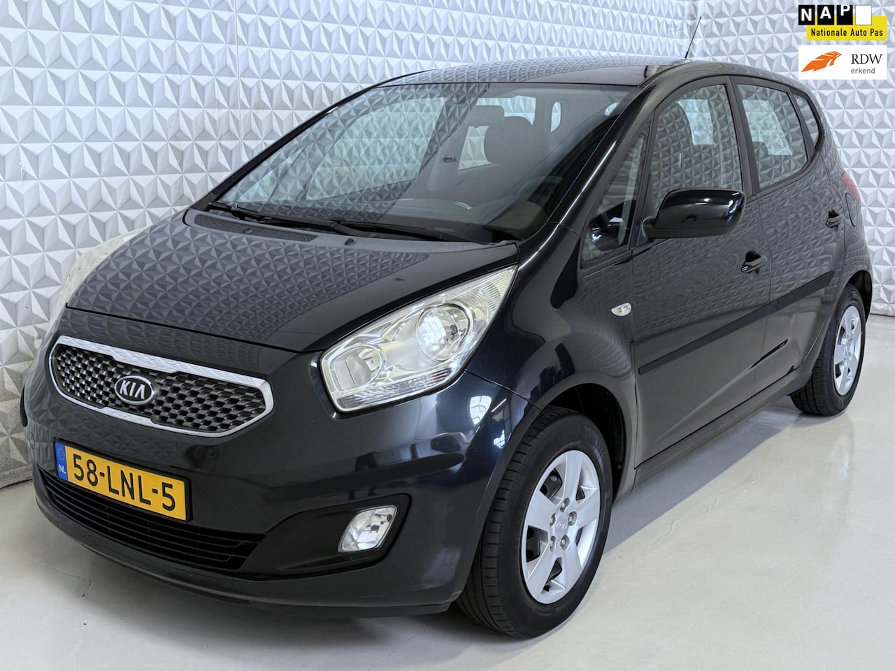 Kia Venga - 1.4 CVVT X-tra Airco Cruise Trekhaak / 154.000km (2010) - AutoWereld.nl