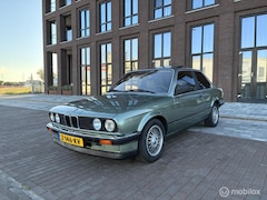 BMW 3-serie Coupé - 318i E30 Schuifkantel dak km150.436 BJ1985