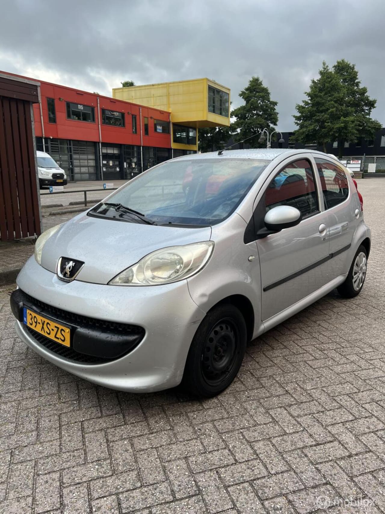 PEUGEOT 107