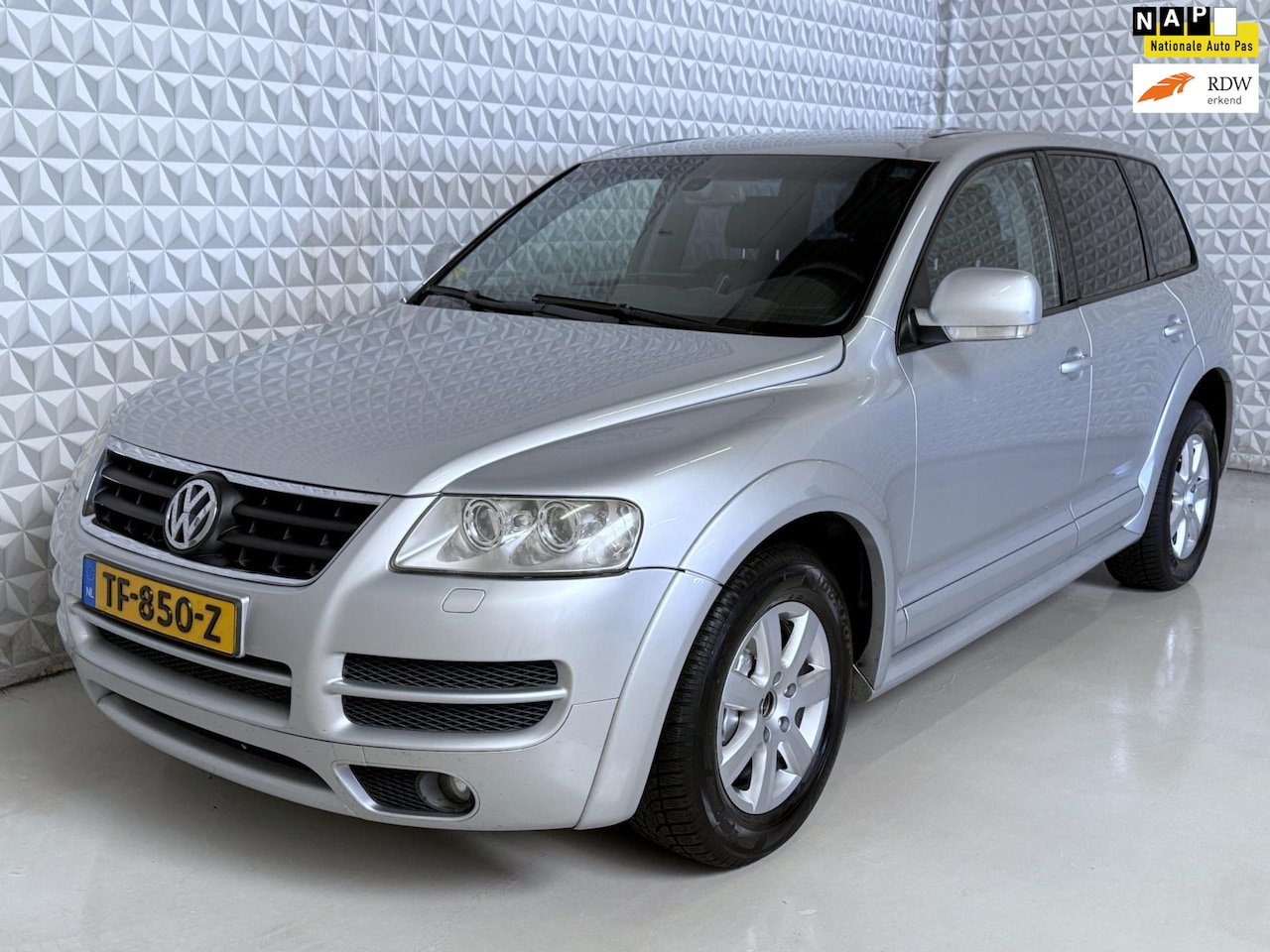 Volkswagen Touareg - 3.2 V6 met WERK / onderhoud nodig! (2002) - AutoWereld.nl