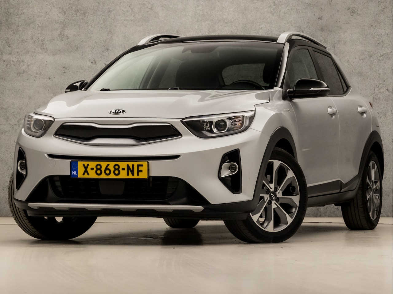 Kia Stonic - 1.0 T-GDi Platinum Edition Automaat 120Pk (APPLE CARPLAY, CAMERA, LEDEREN SPORTSTOELEN, ST - AutoWereld.nl