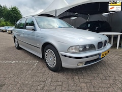 BMW 5-serie Touring - 520i Executive AUTOMAAT