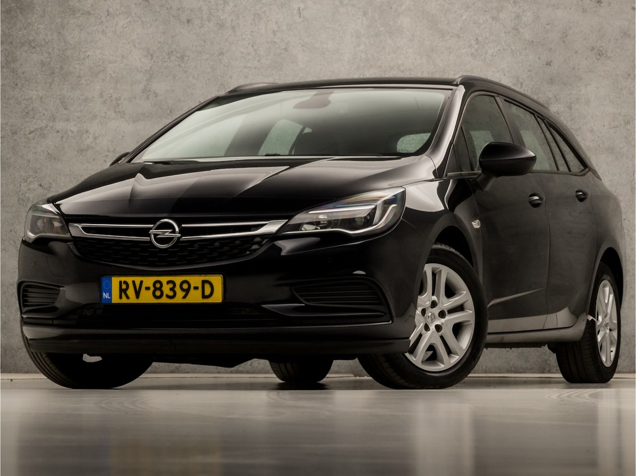 Opel Astra Sports Tourer - 1.0 Sportline (GROOT NAVI, APPLE CARPLAY, CLIMATE, TREKHAAK, XENON, SPORTSTOELEN, BLUETOOT - AutoWereld.nl