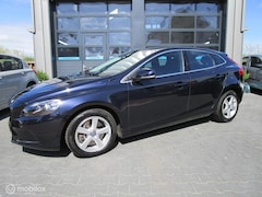 Volvo V40 - 1.5 T2 R-Design 112dkm Org NL Airco Cruise Trekhaak