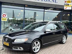 Volvo V70 - 3.2 AWD R-Design Youngtimer Aut. Leer Elek.Schuifdak Elek.Stoelen Trekhaak Dealeronderhoud