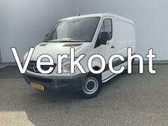 Mercedes-Benz 311 - 2.2 CDI 325 HDSprinter L2H1 Automaat 3 Zits Airco Trekhaak 2800 kg side bar Euro 4