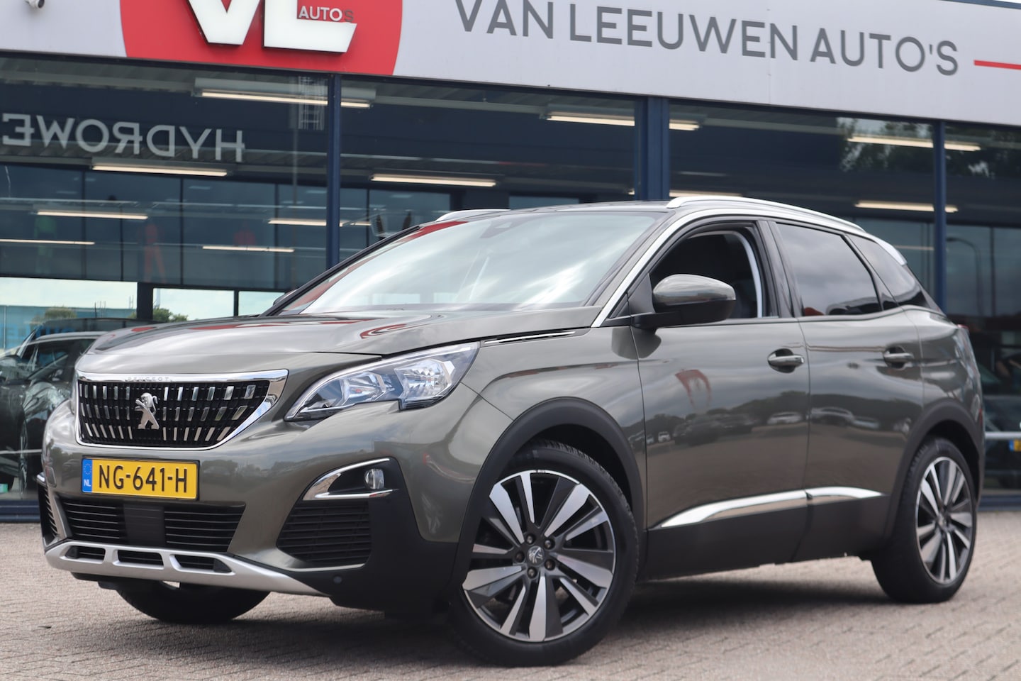 Peugeot 3008 - 1.2 PureTech Première | Nieuw Binnen! | Pano | Navi | Cruise - AutoWereld.nl