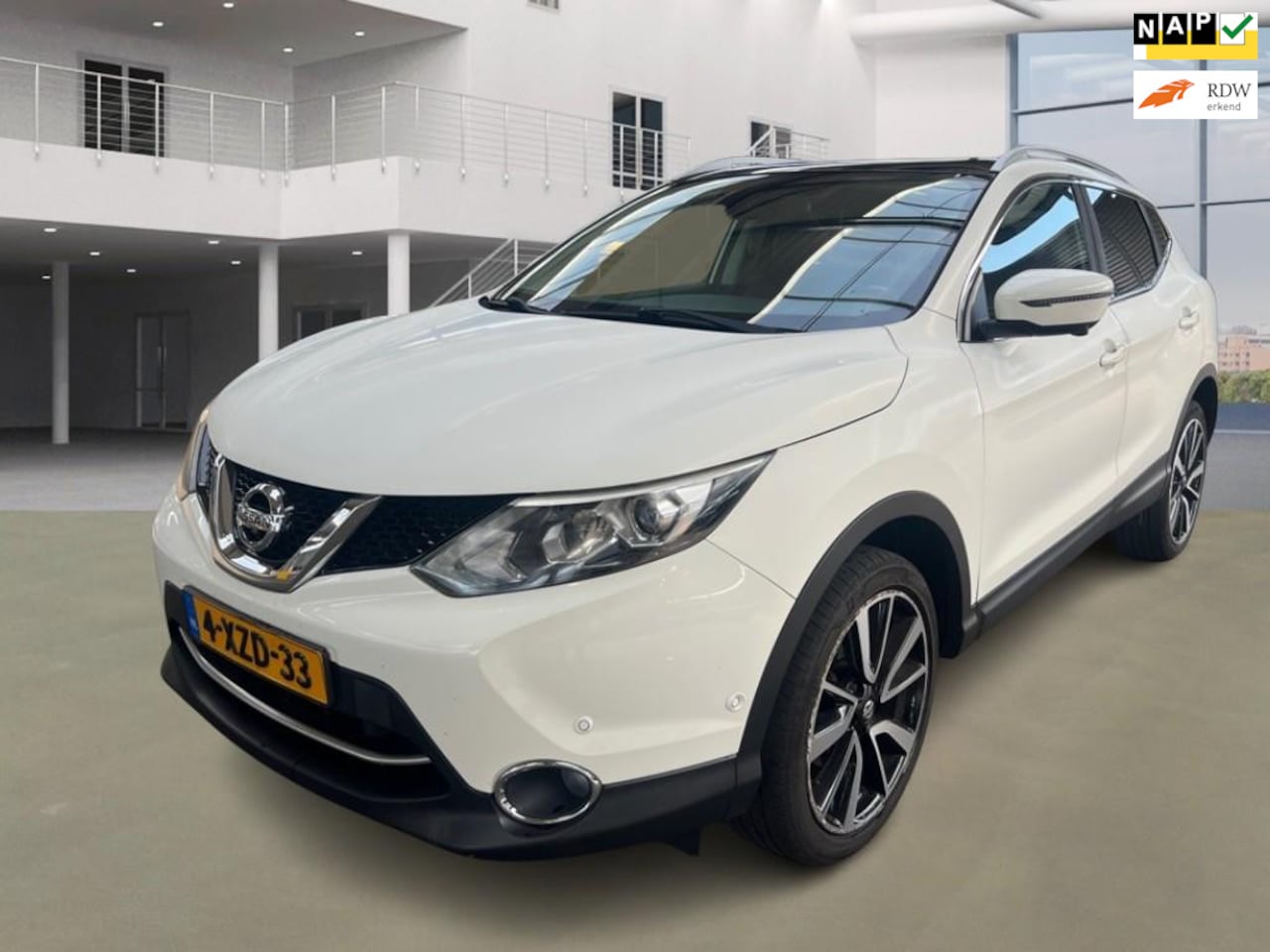 Nissan Qashqai - 1.2 Tekna / NL PRIJS 8499 - AutoWereld.nl