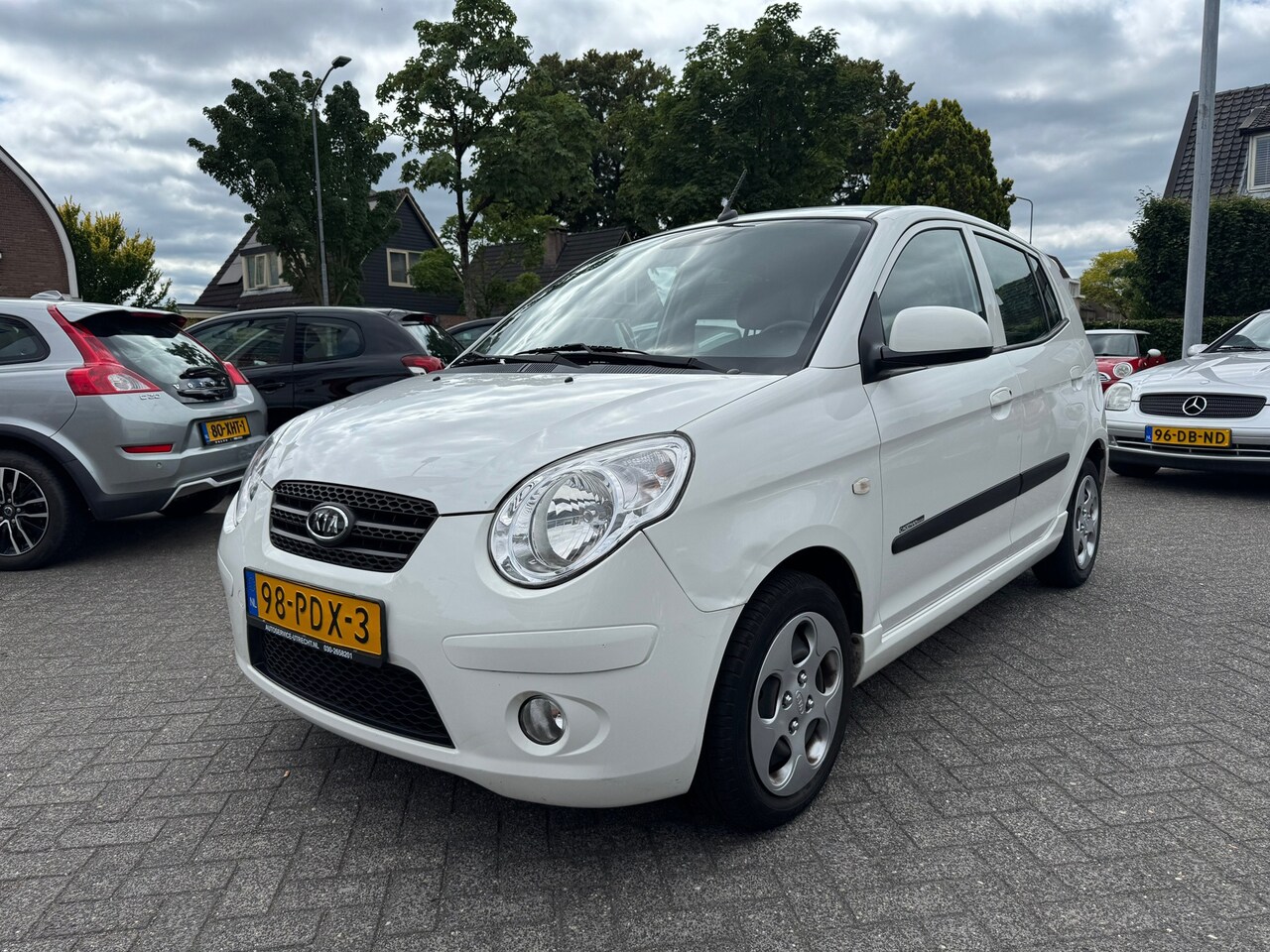 Kia Picanto - 1.0 Seven 1.0 Seven 5Drs 63pk,Apk 29/6/26,Airco,Nap - AutoWereld.nl