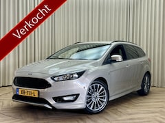 Ford Focus Wagon - 1.0 ST-Line *Nieuwe Motor* Apple CarPlay / Stoel+Stuurverwarming / Navigatie / PDC / Bluet