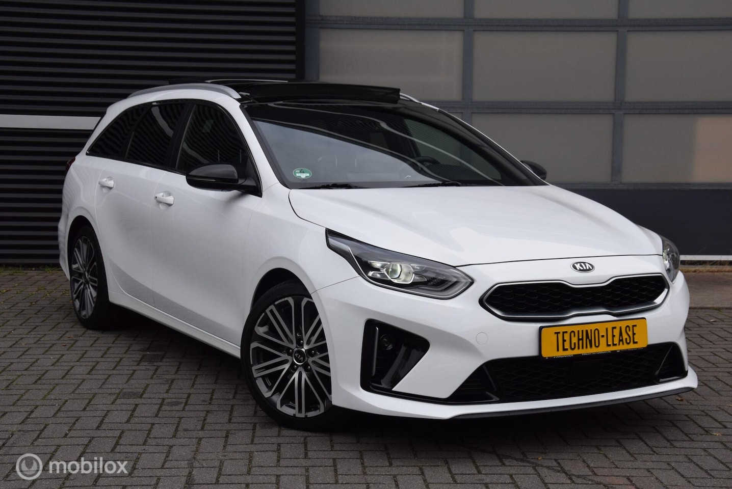 Kia Cee'd Sportswagon - Ceed 1.5 T-GDi DCT7 GT-plusLine Pano Adaptive Cruise Trekhaak LED