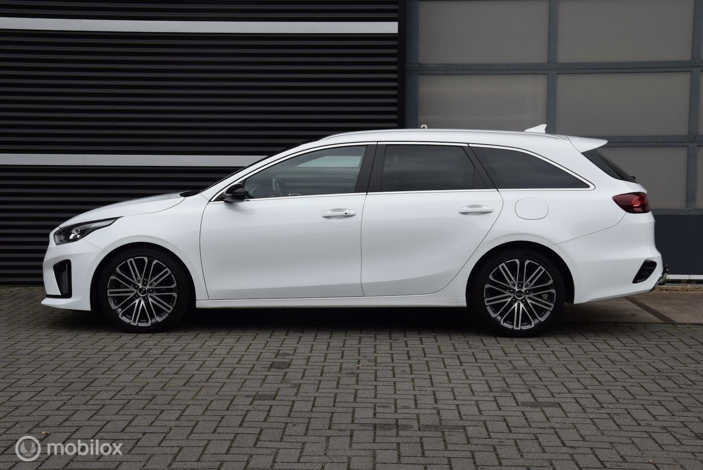 Kia Cee'd Sportswagon - Ceed 1.5 T-GDi DCT7 GT-plusLine Pano Adaptive Cruise Trekhaak LED