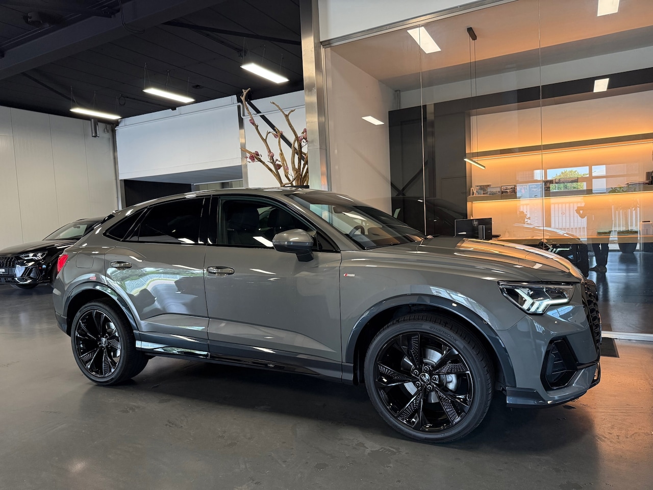 Audi Q3 Sportback - 35 TFSI S line 20Inch 1e Eig. ChronosGrey - AutoWereld.nl