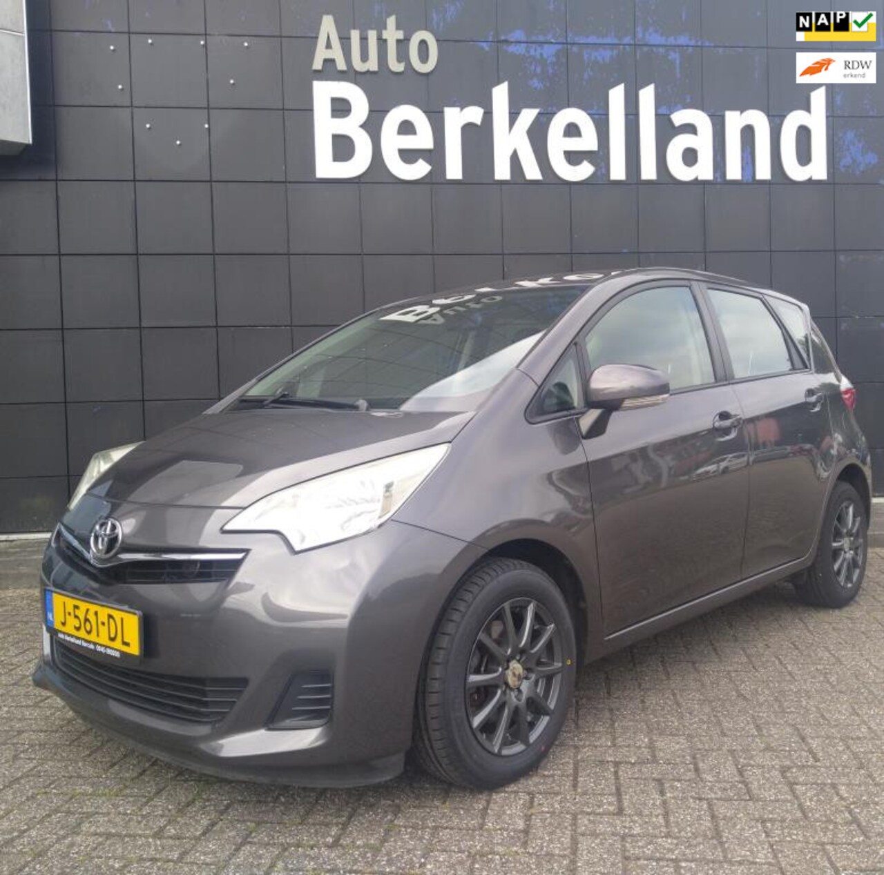 Toyota Verso S - 1.3 VVT-i Airco / Elektrisch pakket. - AutoWereld.nl