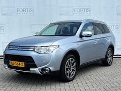 Mitsubishi Outlander - 2.0 PHEV Executive Edition X-Line NL AUTO | GOED ONDERHOUDEN | CAMERA | NAVI |