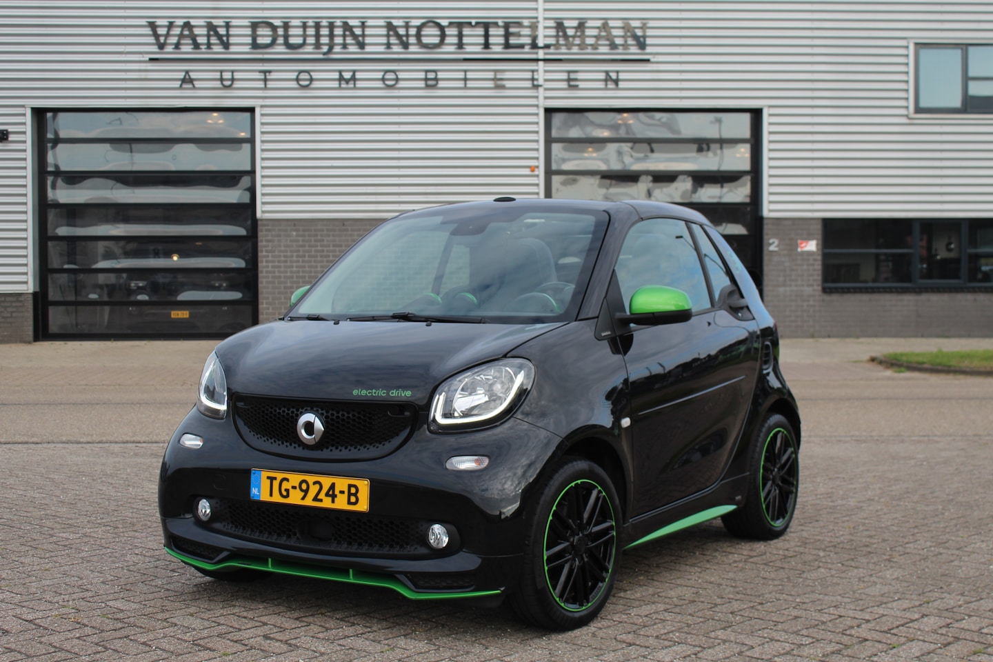 Smart Fortwo cabrio - Electric Drive Prime 18 kWh Brabus / Carplay / JBL / N.A.P. - AutoWereld.nl