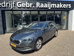 Skoda Octavia Combi - 1.0 e-TSI Business Edition*Afneembare trekhaak*Climatronic*Stof/leder