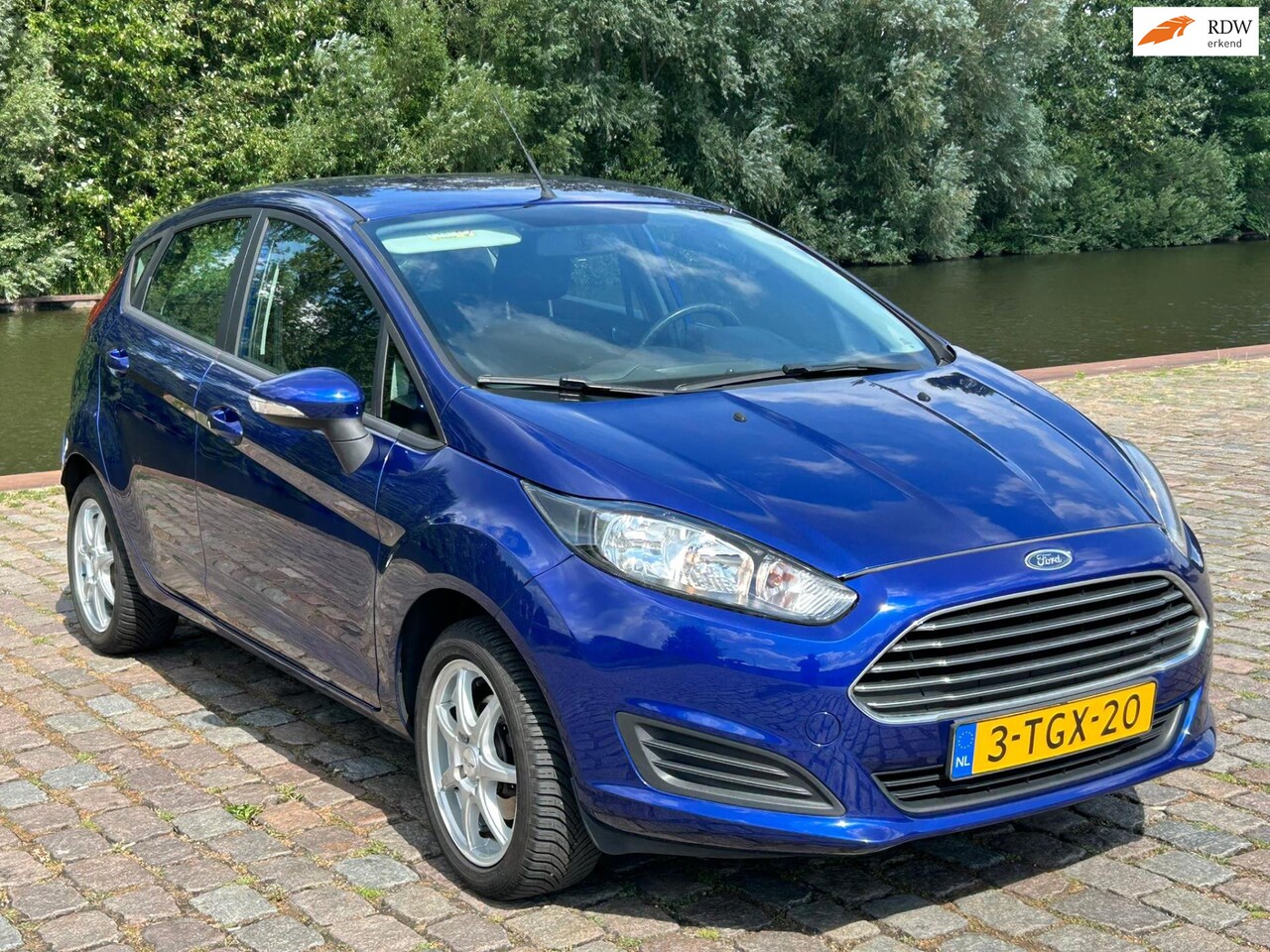 Ford Fiesta - 1.0 Style start stop airco elektrische ramen cv op afs - AutoWereld.nl