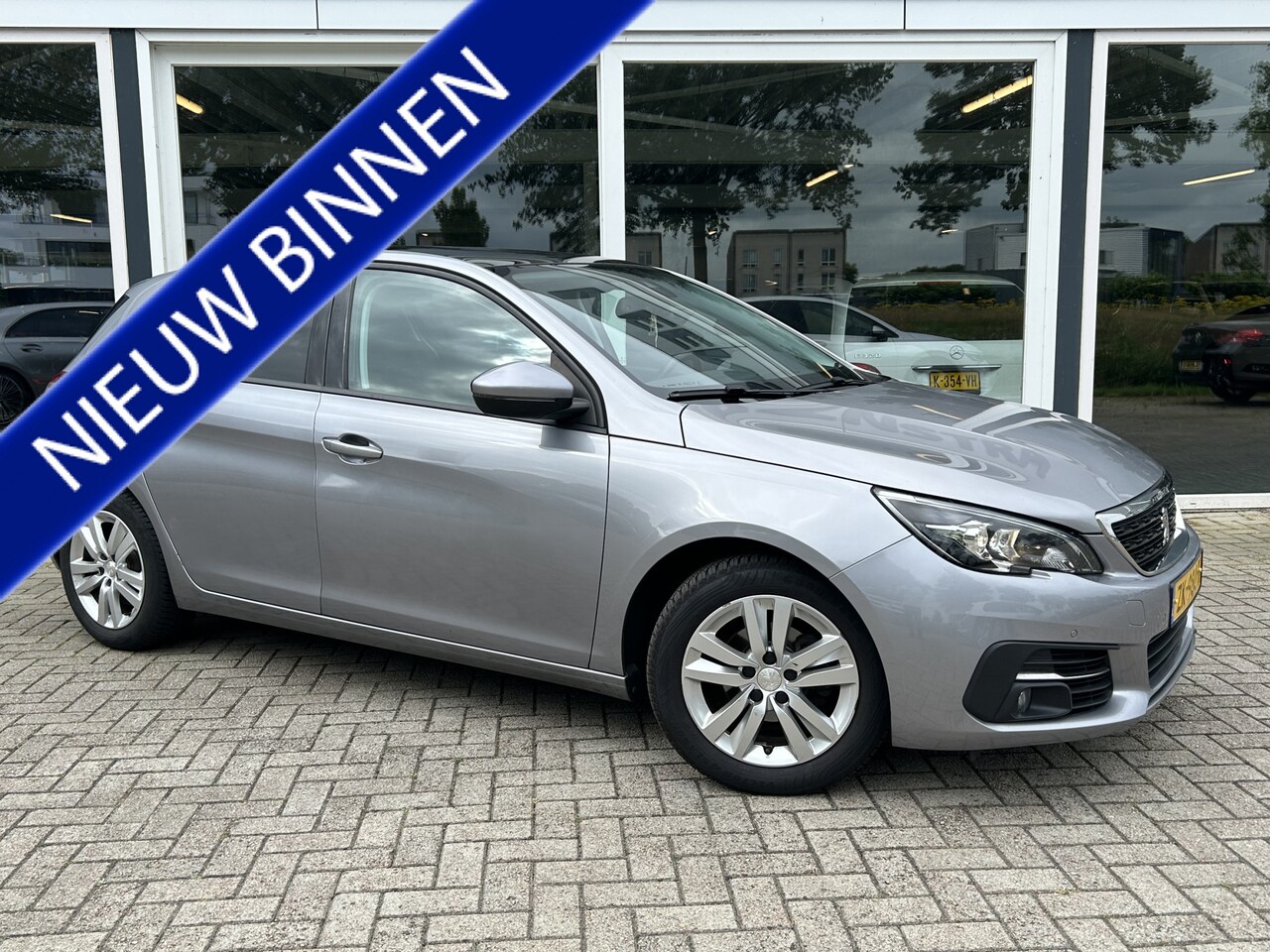 Peugeot 308 - 1.2 PureTech Blue Lease Executive 50% deal 5.475,- ACTIE Pano / Carplay / Clima / Cruise - AutoWereld.nl