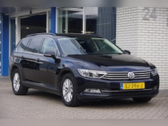 Volkswagen Passat Variant - 2.0 TDI Highline Trekhaak Navigatie Cruise controle
