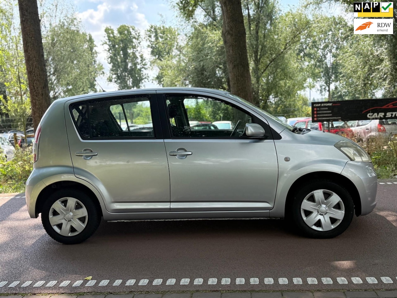 Daihatsu Sirion 2 - 1.3-16V Comfort AIRCO!APK!ZUINIG!KOOPJE! - AutoWereld.nl
