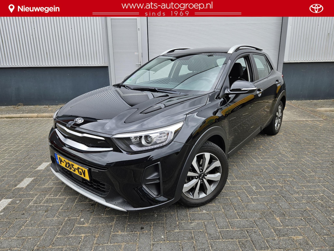 Kia Stonic - 1.0 T-GDI MHEV DynamicLine | Navigation Pack | All season banden | Parkeersensoren achter - AutoWereld.nl