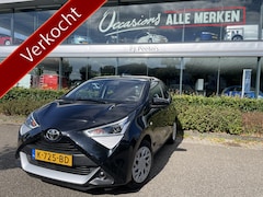 Toyota Aygo - 1.0 VVT-i x-play Achteruitrijcamera - Airco - Cruise control - Bluetooth - Multifunctionee
