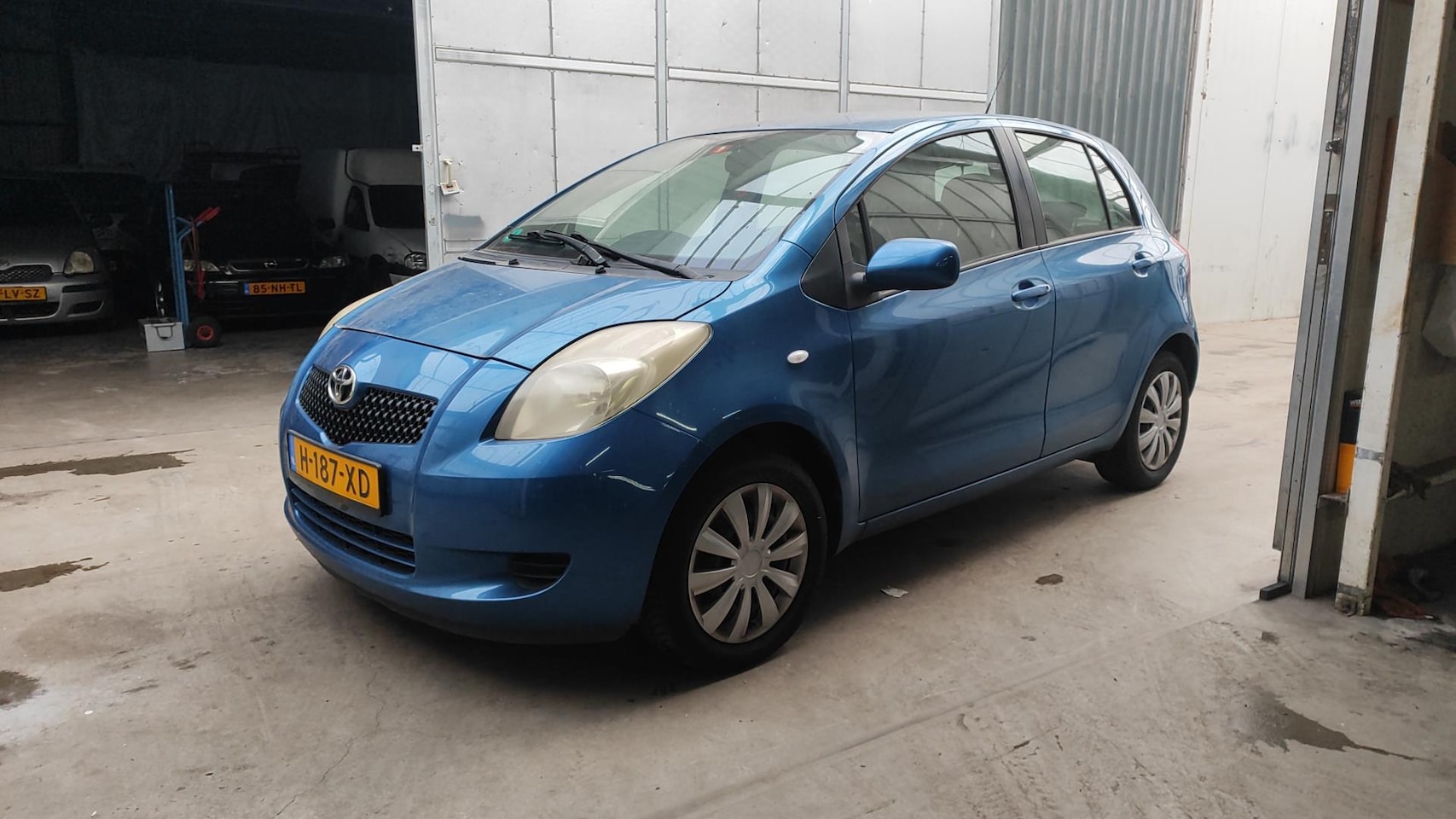 Toyota Yaris - 1.0 VVTi Terra MOTOR SCHADE! ALLEEN EXPORT!!!! - AutoWereld.nl