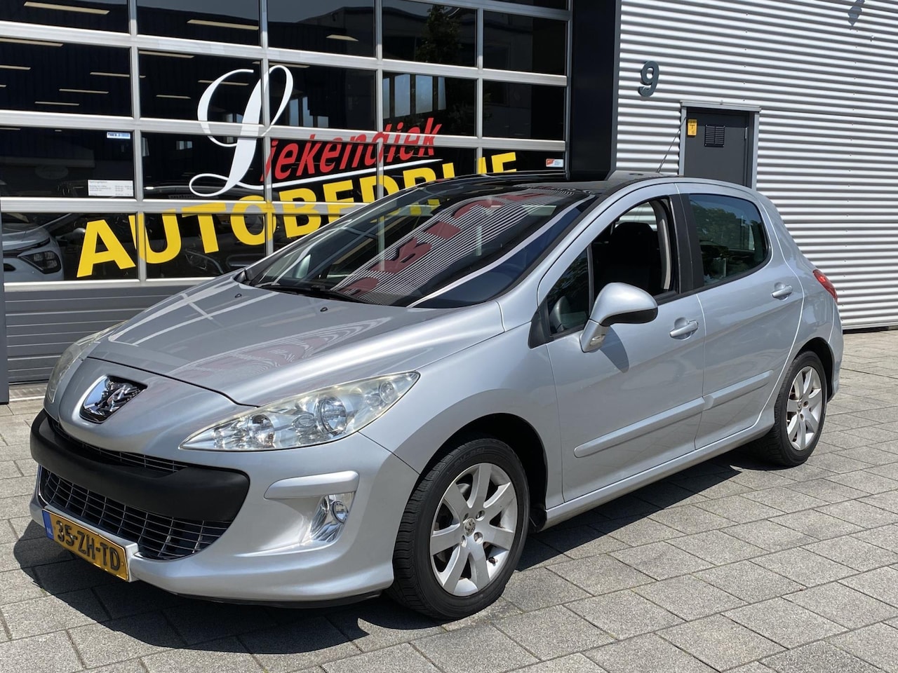 Peugeot 308 - 1.6- 16 VTi XT - Panorama-dak I Airco I Sport velgen I Trekhaak I Dealer onderhouden I Nwe - AutoWereld.nl